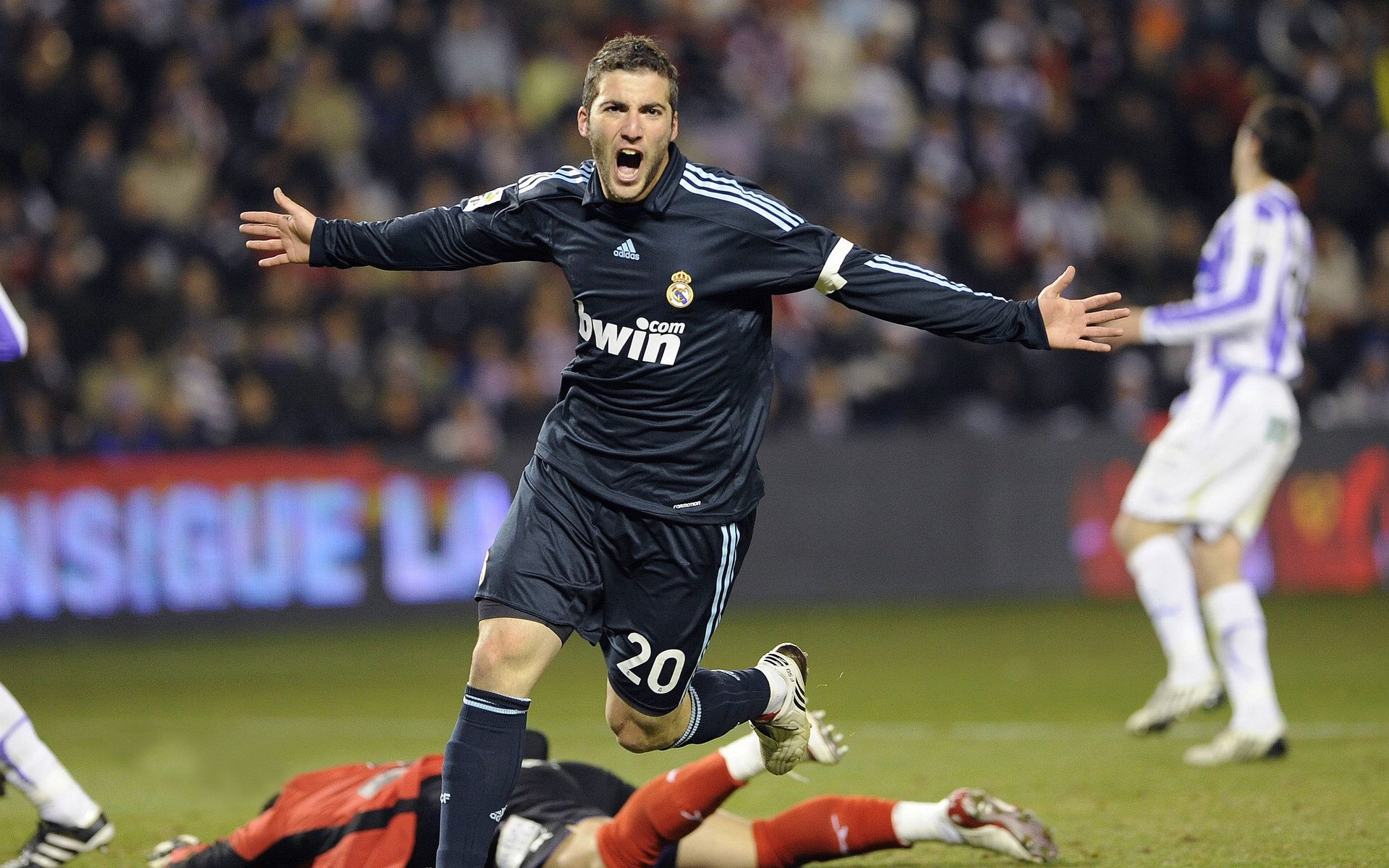 -法甲火热对抗：一点点努力换来胜利的喜悦，法甲的强队